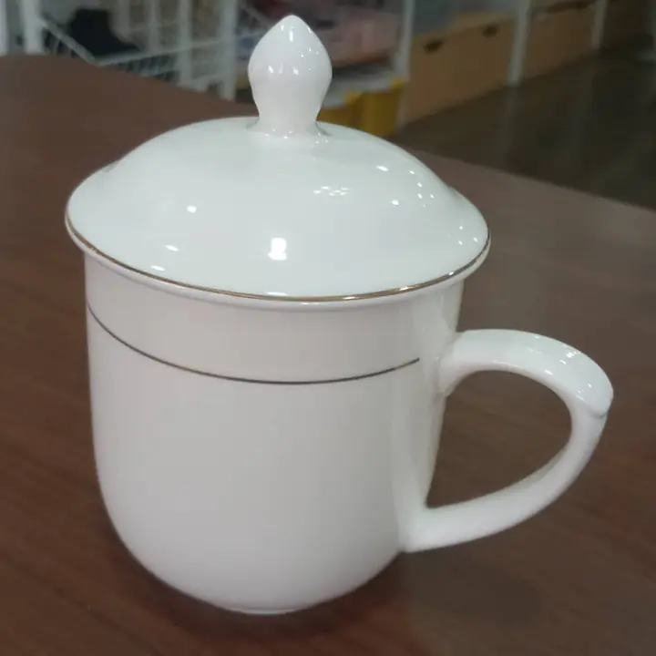 Ceramic Cup With Lid Gold Rim 350ml - Master